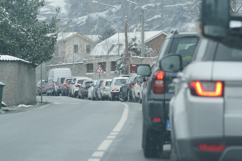 -     RIPRODUZIONE RISERVATA