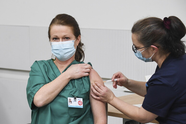 Covid: vaccinazioni © ANSA/EPA