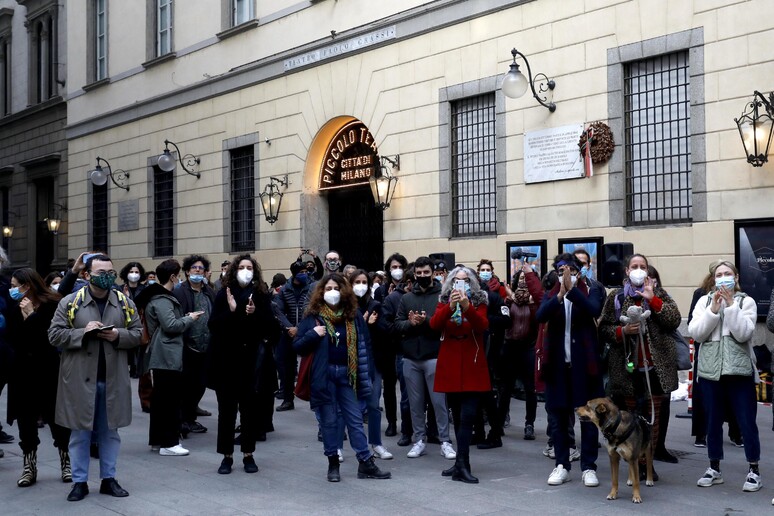 - RIPRODUZIONE RISERVATA