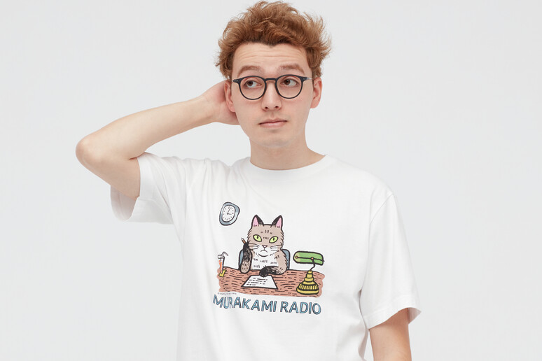 Haruki Murakami disegna linea t-shirts per Uniqlo - Moda 