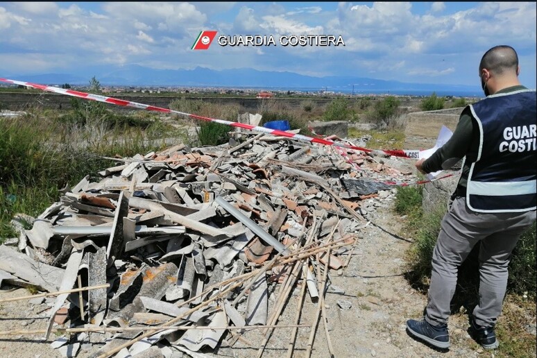 - RIPRODUZIONE RISERVATA