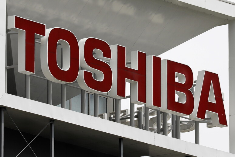 Toshiba: offerta di acquisizione da 15,3 mld di euro da Cvc © ANSA/EPA