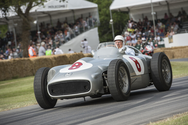 Mercedes, alla Mille Miglia 2021 omaggio a Stirling Moss © ANSA/Daimler AG