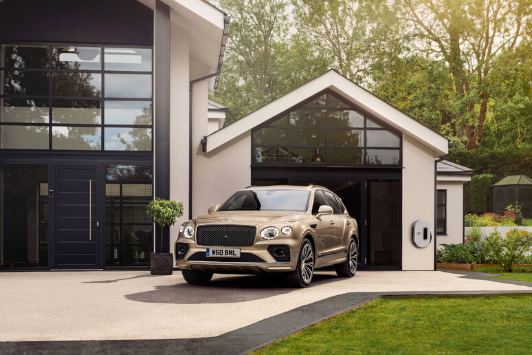 Bentley Bentayga Hybrid, ora anche in Europa e Regno Unito - RIPRODUZIONE RISERVATA