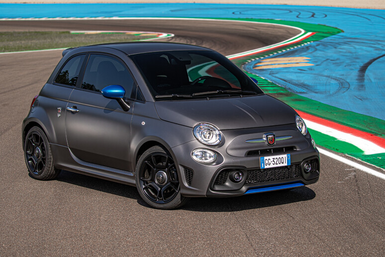 Abarth 595 Competizione: la prova su strada e in pista 