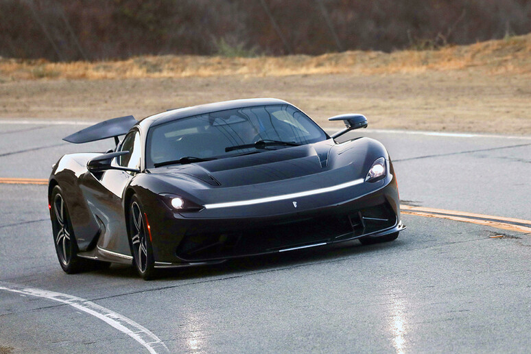 Pininfarina Battista, 1900 Cv scatenati su strade California - RIPRODUZIONE RISERVATA