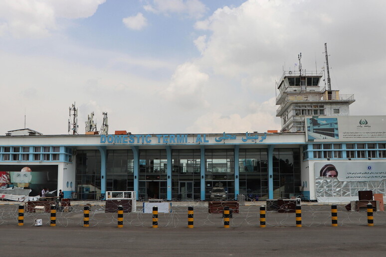 L 'aeroporto Hamid Karzai di Kabul © ANSA/EPA