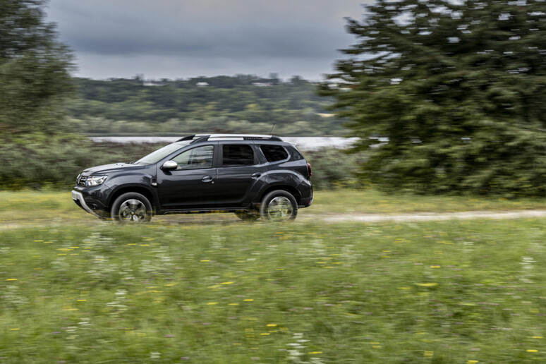 Dacia Duster Extreme, con il gpl arriva quasi ovunque - La Prova di ANSA  Motori 