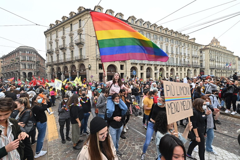 Un immagine del Pride di Torino - RIPRODUZIONE RISERVATA