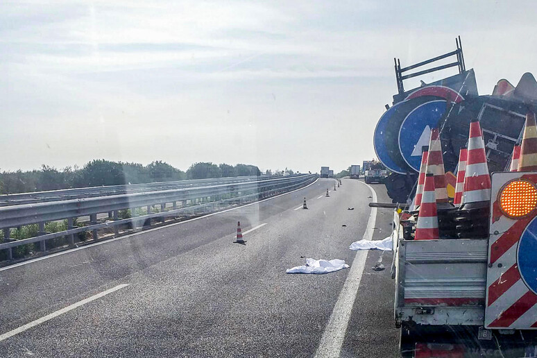 Un cantiere autostradale - RIPRODUZIONE RISERVATA