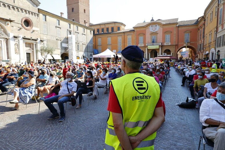 - RIPRODUZIONE RISERVATA