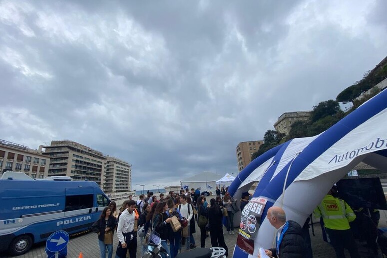 Corso di guida sicura per studenti organizzato da Aci Genova - RIPRODUZIONE RISERVATA