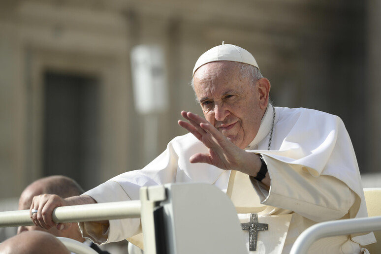 Papa Francesco in una foto d 'archivio - RIPRODUZIONE RISERVATA