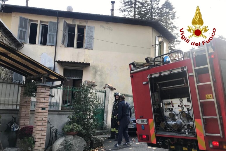 Esplosione per fuga di gas da bombola - RIPRODUZIONE RISERVATA