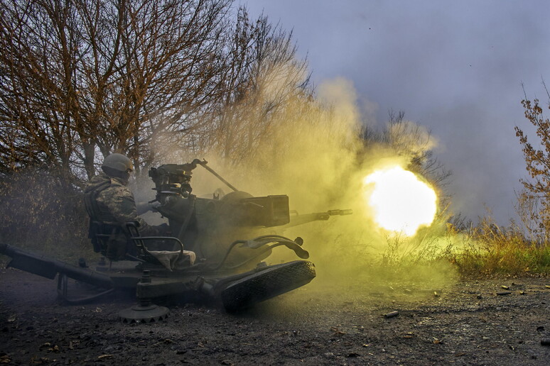 Ukrainian National Guard soldiers at a military position near Kharkiv, northeastern Ukraine © ANSA/EPA
