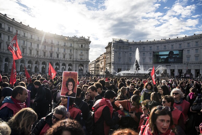 - RIPRODUZIONE RISERVATA