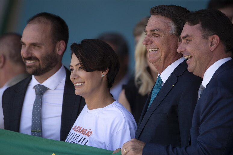 Bolsonaro candida la famiglia in parlamento Brasile per il 2026