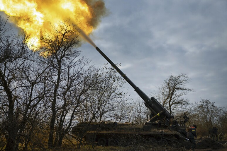 Bombardamento in Ucraina © ANSA/EPA