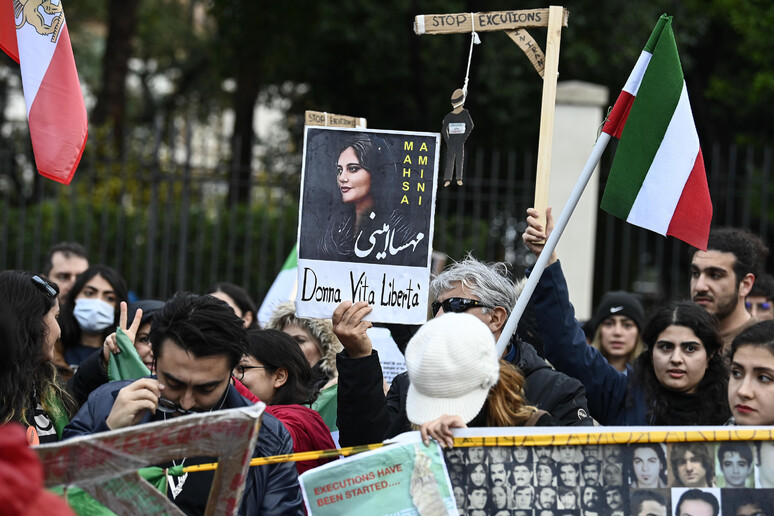 Manifestazioni in Iran - RIPRODUZIONE RISERVATA