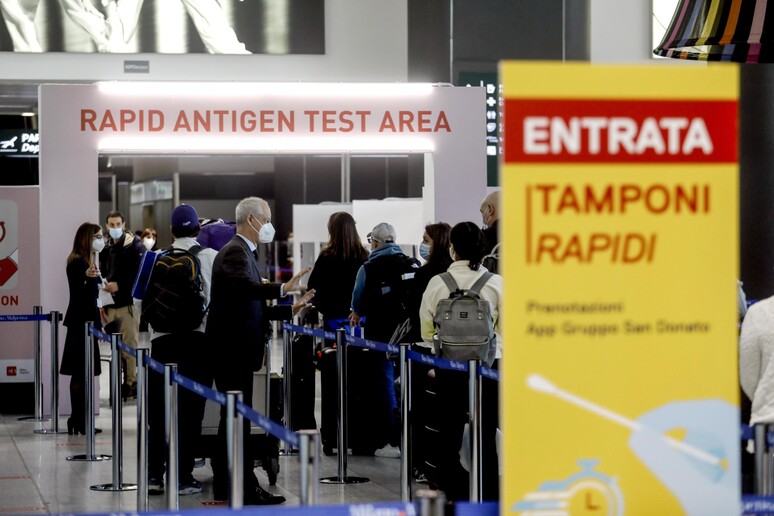 A Malpensa obbligo tampone per chi arriva da Cina - RIPRODUZIONE RISERVATA