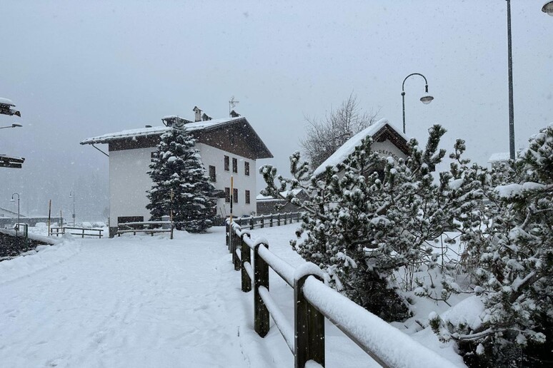 Maltempo:nevica in Veneto, imbiancate anche Belluno e Feltre - RIPRODUZIONE RISERVATA