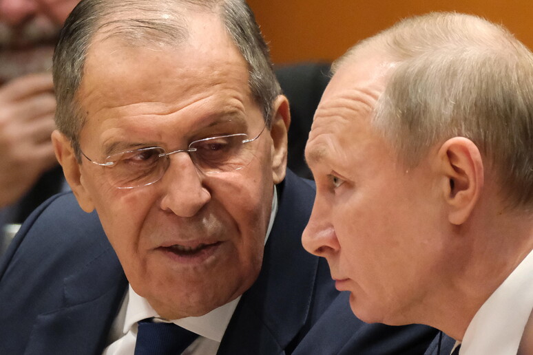 Lavrov e Putin © ANSA/EPA