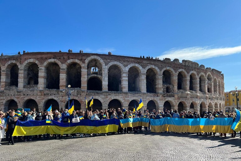 - RIPRODUZIONE RISERVATA