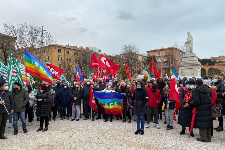 - RIPRODUZIONE RISERVATA