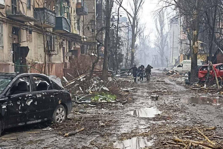 'Feroci combattimenti a Mariupol, truppe russe avanzano ' - RIPRODUZIONE RISERVATA