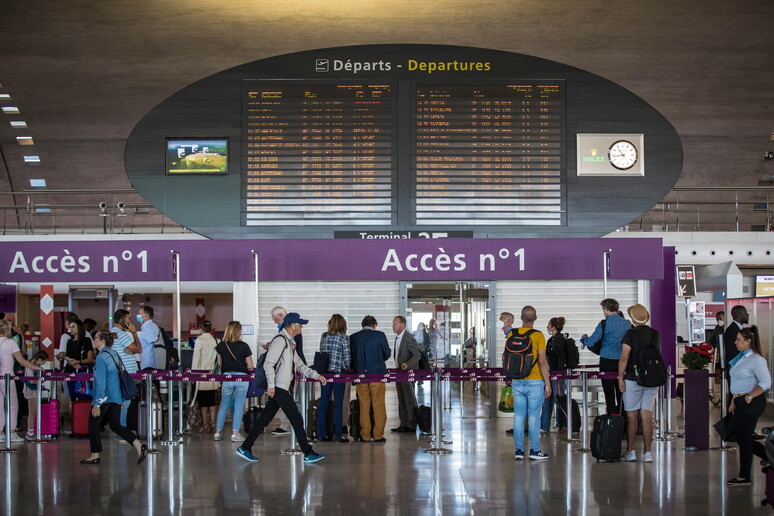 L 'aeroporto Charles de Gaulle di Parigi - RIPRODUZIONE RISERVATA