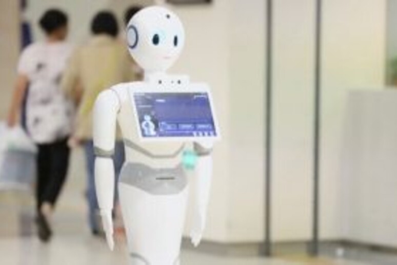 Xiaoyi, il primo robot a superare l 'esame per diventare medico certificato. Credito: South China Morning Post - RIPRODUZIONE RISERVATA