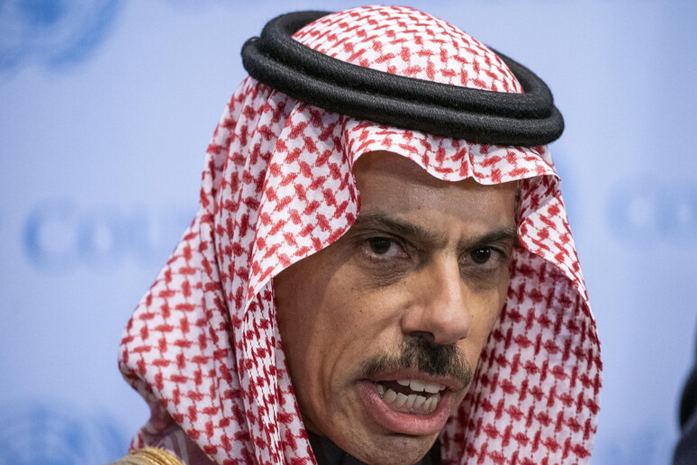 Il principe Faisal bin Farhan Al Saud, ministro degli Esteri saudita © ANSA/EPA