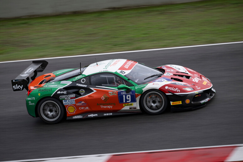 Auto: Finali Ferrari, il 18enne Donno è campione europeo - RIPRODUZIONE RISERVATA