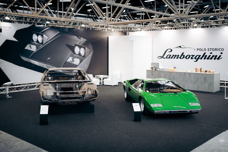 Auto moto d 'epoca, Lamborghini espone Espada e Countach - RIPRODUZIONE RISERVATA