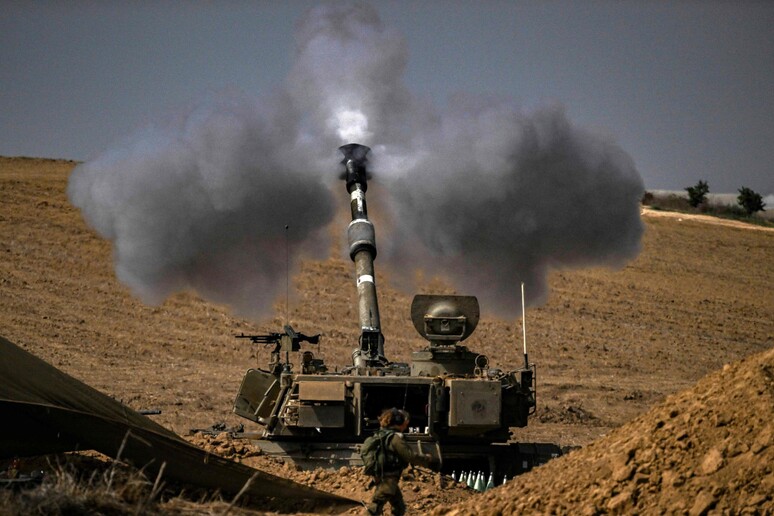 Israele resta a Gaza con i carri armati e le truppe © ANSA/AFP