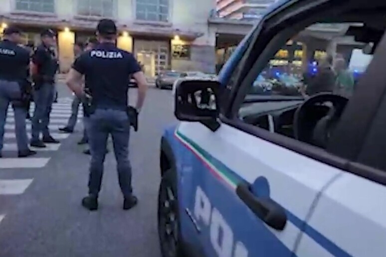 Aggressione a colpi di machete a Roma, due feriti - RIPRODUZIONE RISERVATA