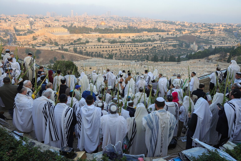Ebrei ortodossi al Monte degli Ulivi, Gerusalemme - RIPRODUZIONE RISERVATA