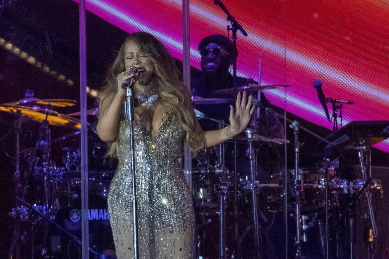 'È ora ', Mariah Carey annuncia l 'inizio delle feste - RIPRODUZIONE RISERVATA