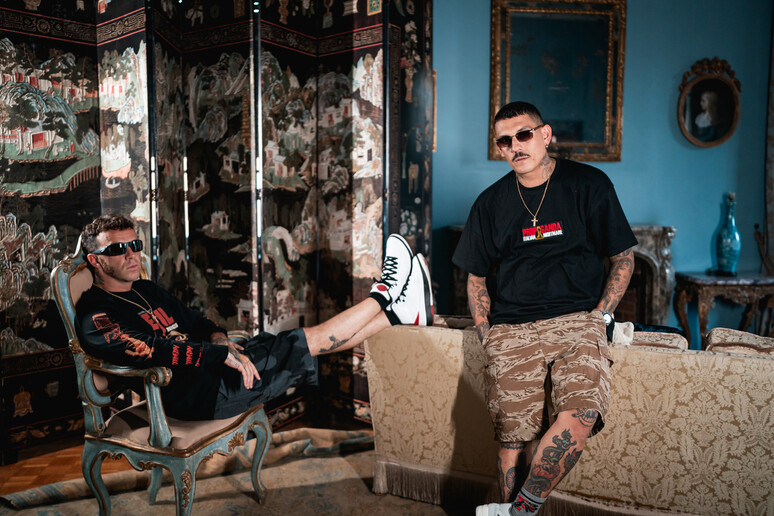 SALMO & NOYZ NARCOS remain at the top of the Italian album and vinyl charts