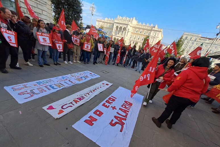 - RIPRODUZIONE RISERVATA