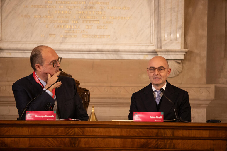 Giuseppe Caporale (S), giornalista, e Fabio Pinelli, vicepresidente CSM - RIPRODUZIONE RISERVATA