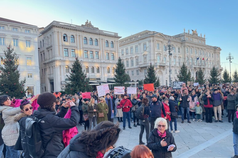 - RIPRODUZIONE RISERVATA