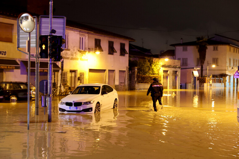 MALTEMPO - IL PUNTO ALLE 11 La Toscana flagellata da Ciaran, cinque morti -  Notizie - Ansa.it