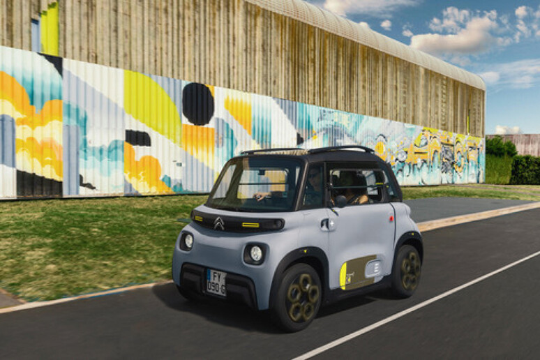 Citroën Ami 100% electric sul palcoscenico di Eicma © ANSA/Web