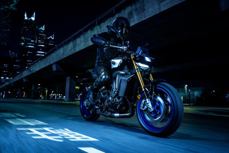 La versione Sp di Yamaha Mt-09 è votata alla pista - RIPRODUZIONE RISERVATA