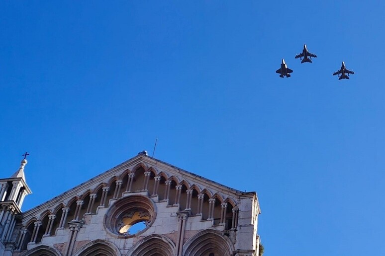 Ferrara d la cittadinanza onoraria al Coa dell Aeronautica