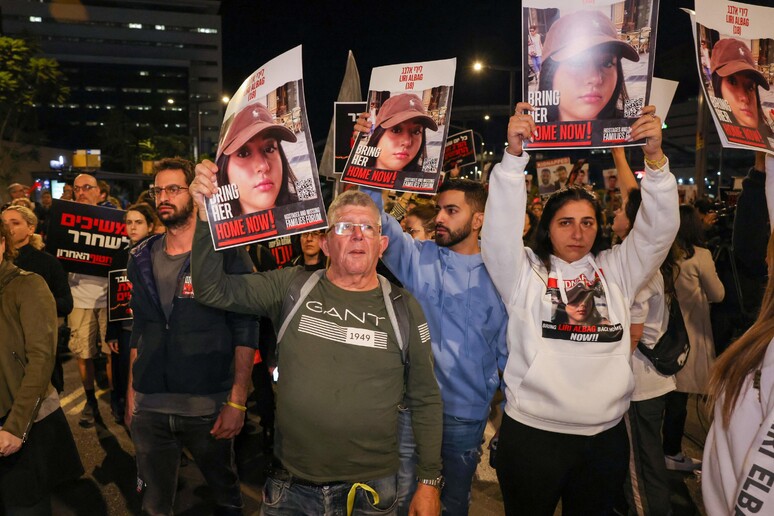 Manifestazione per la liberazione degli ostaggi israeliani © ANSA/AFP