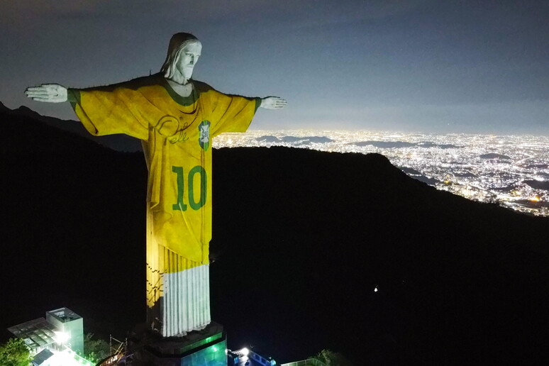 L'anniversario della morte di Pelé celebrato in tutto il Brasile