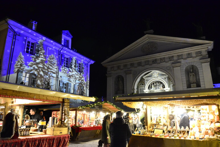 La Magia Del Marché Vert Noël, Il Mercatino Di Natale Di Aosta - Viaggi ...