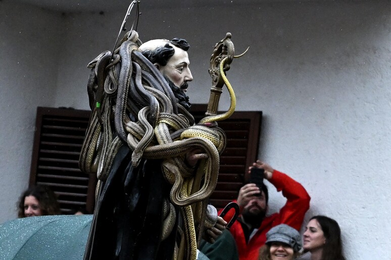 ITALY-RELIGION-PROCESSION-SNAKE-COCULLO © ANSA/AFP